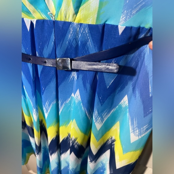 Dress Barn Blue Zig Zag Dress Size 8 Colorful Sleeveless Lined Chiffon Style - Picture 2 of 13
